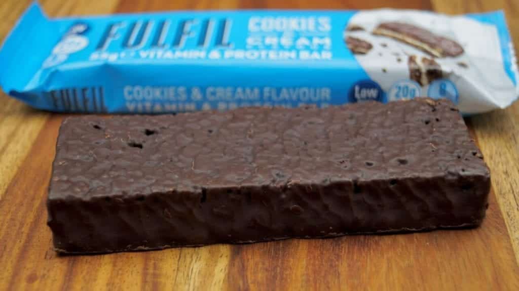 Fulfil Cookies Cream Proteinriegel im ganzen Fulfil Cookies & Cream Proteinriegel im ganzen