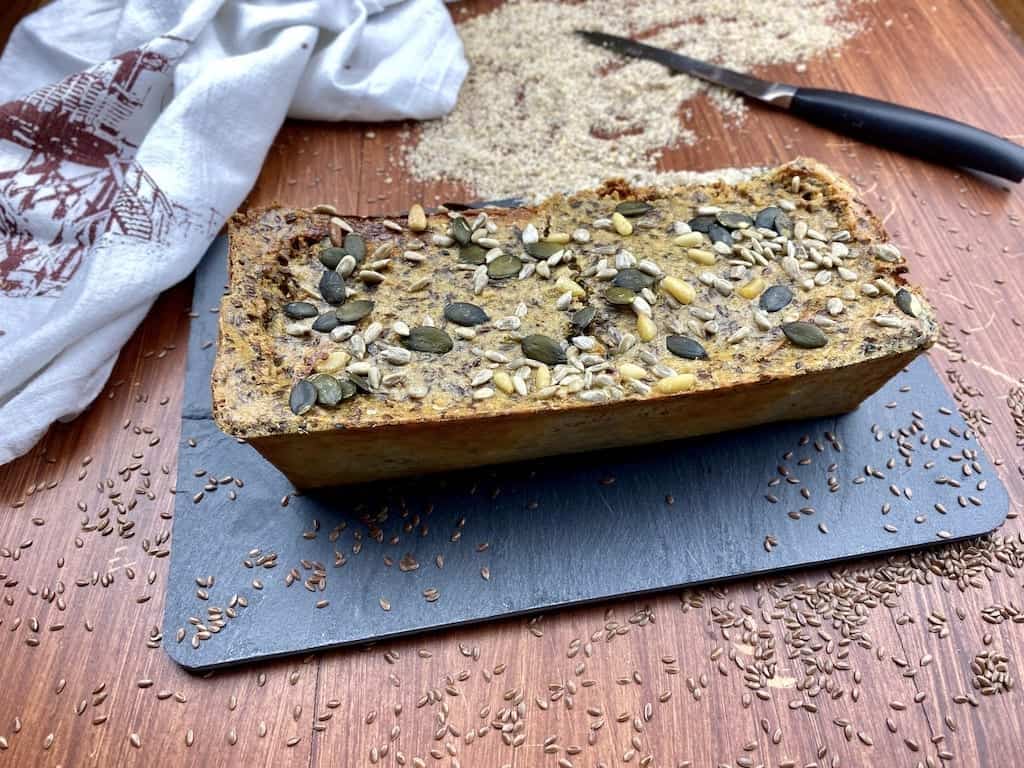 Ein Low Carb Brot, ohne Mehl oder Hefe, dafür aber mit viel Geschmack!