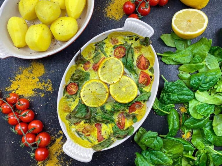 Orientalischer Ofenfisch auf Spinat