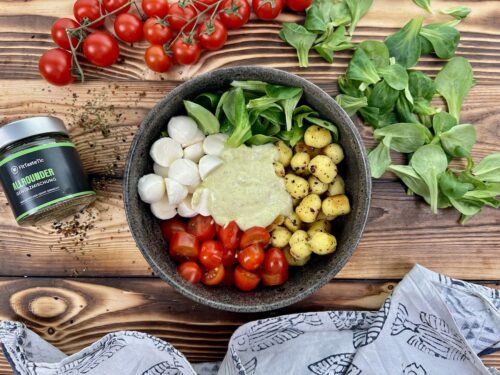 Gnocchi-Salat mit Joghurt-Pesto Dressing