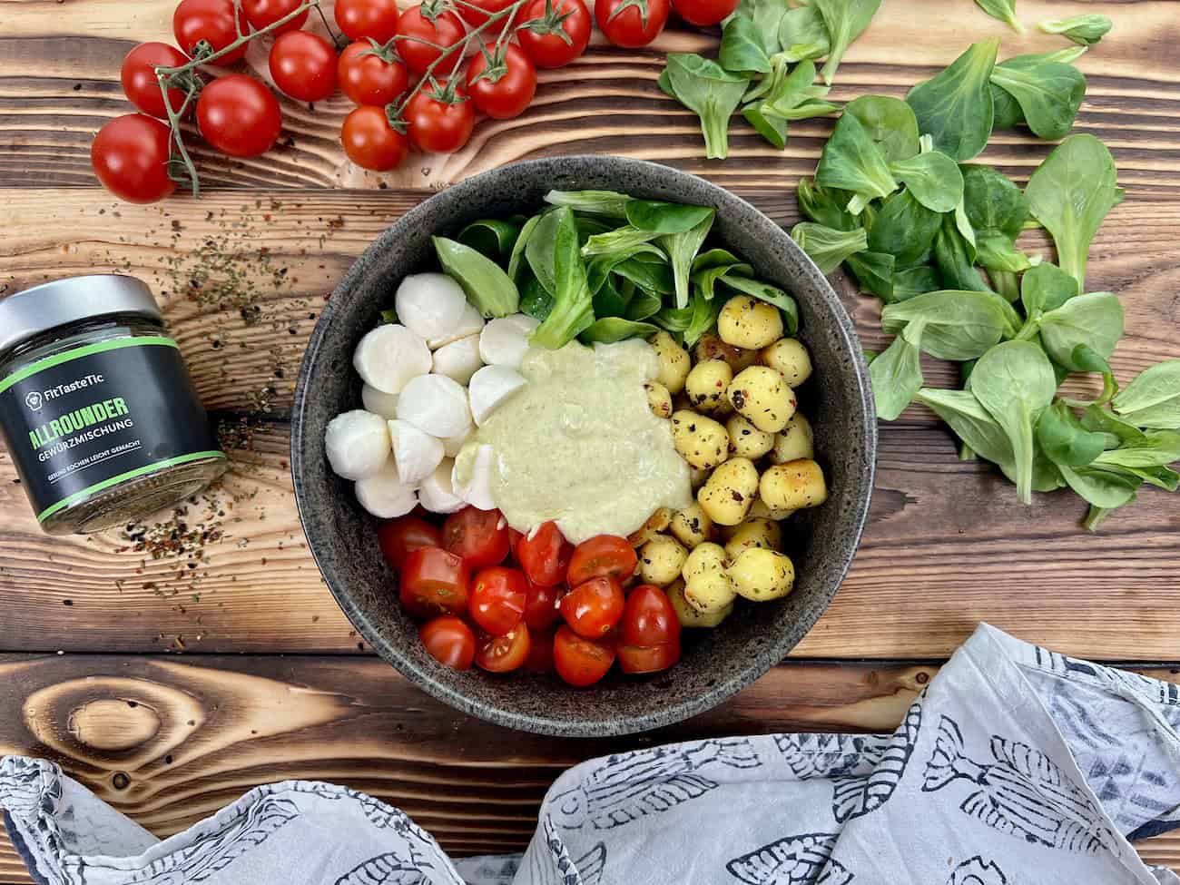 Gnocchi Salat mit Joghurt Pesto Dressing Gnocchi-Salat mit Joghurt-Pesto Dressing