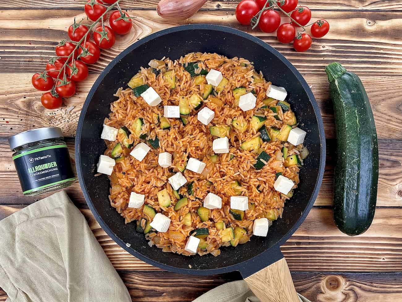 Zucchini Reis Pfanne mit Feta Zucchini Reis Pfanne mit Feta