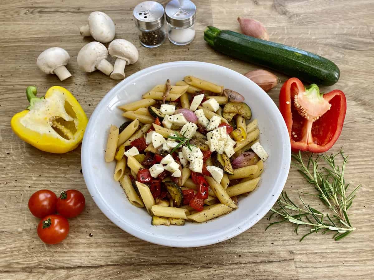 Antipasti Rezept mit Nudeln