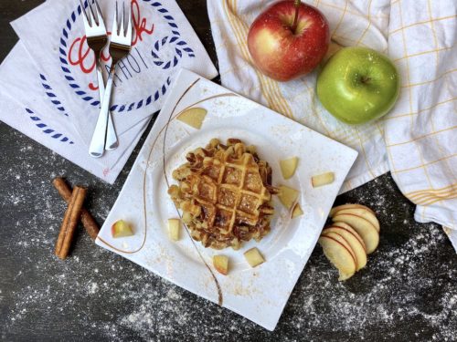 Apfelwaffeln auf einem Teller