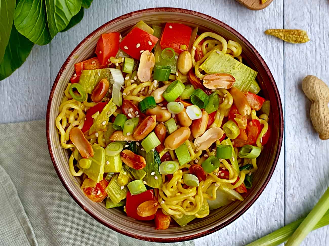 Asiatische Mie-Nudeln mit Pak Choi