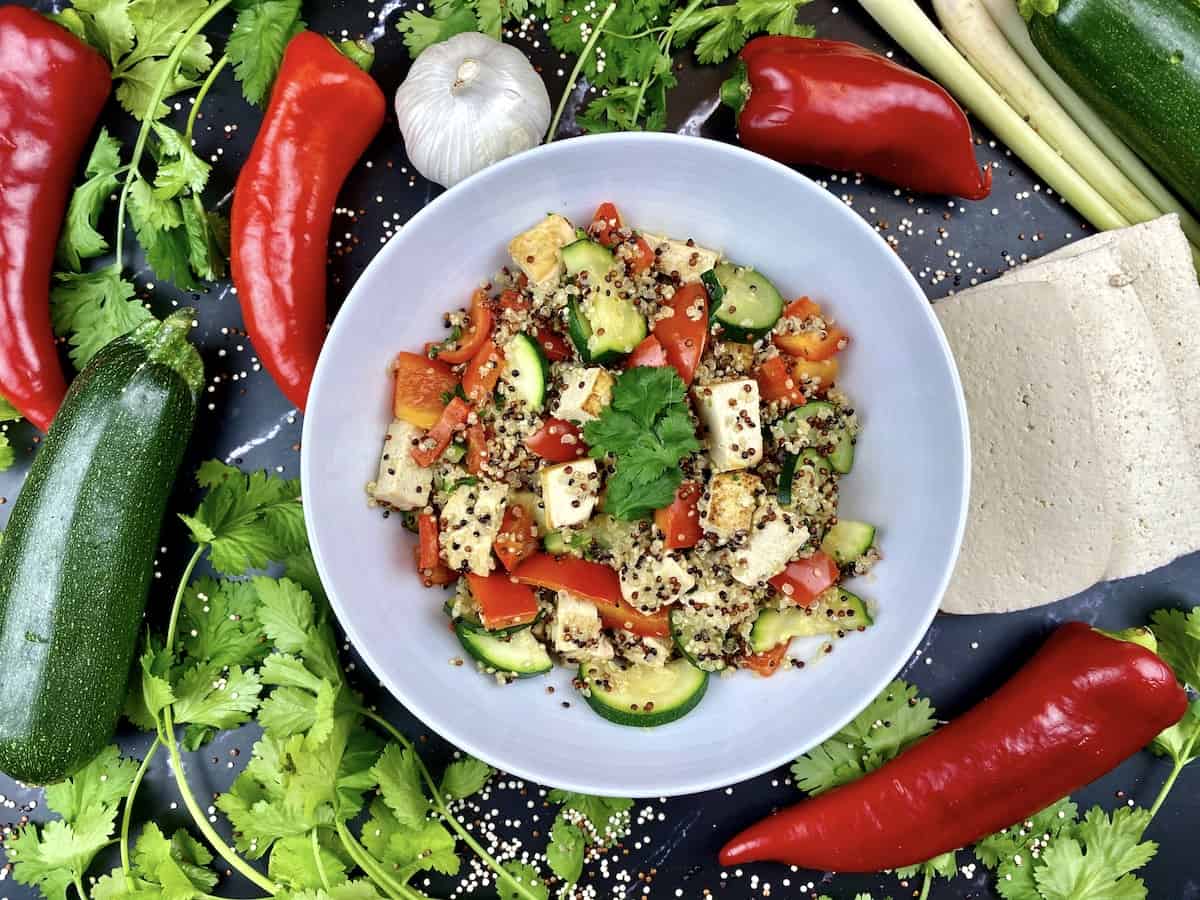 Asiatische Quinoa-Pfanne