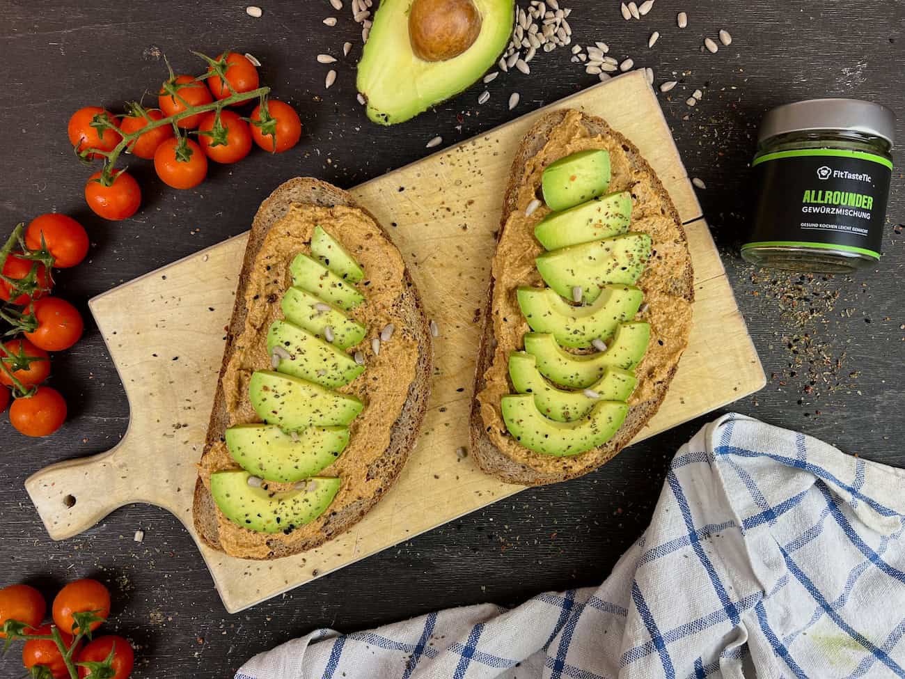 Avocado-Tomaten Stullen