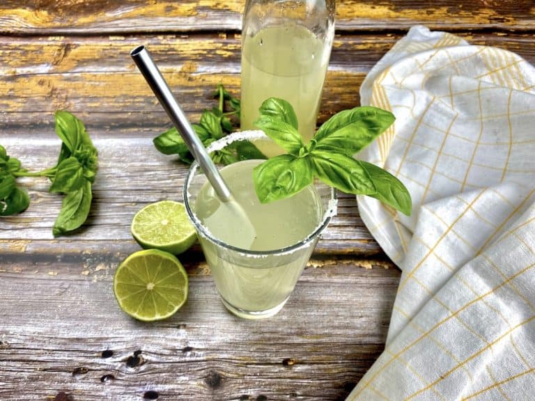 Basilikum Limetten Limonade Basilikum-Limetten-Limonade