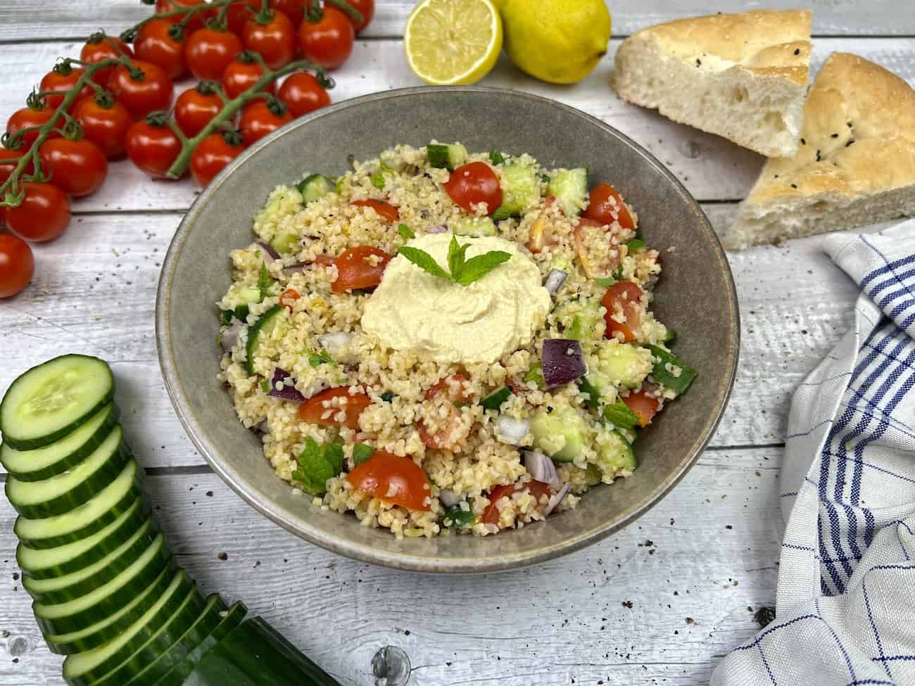 Bulgursalat Rezept mit Hummus