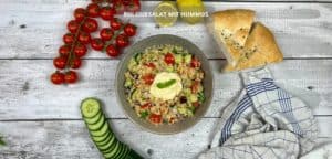 Bulgursalat mit Hummus