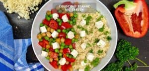Couscous Bowl mit Erbsen, Paprika und Feta