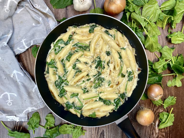 Cremige Schupfnudeln mit Blattspinat