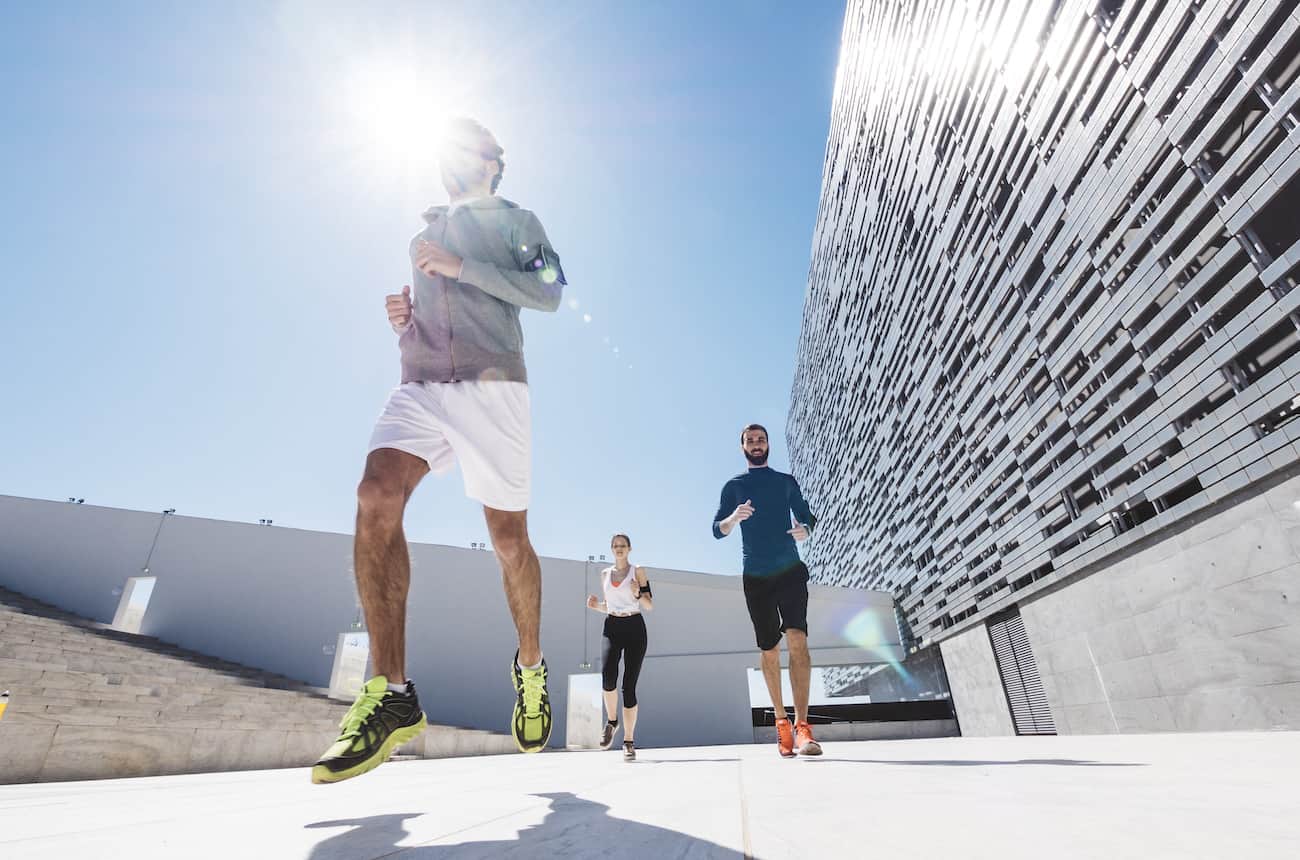 Drei freunde die Joggen