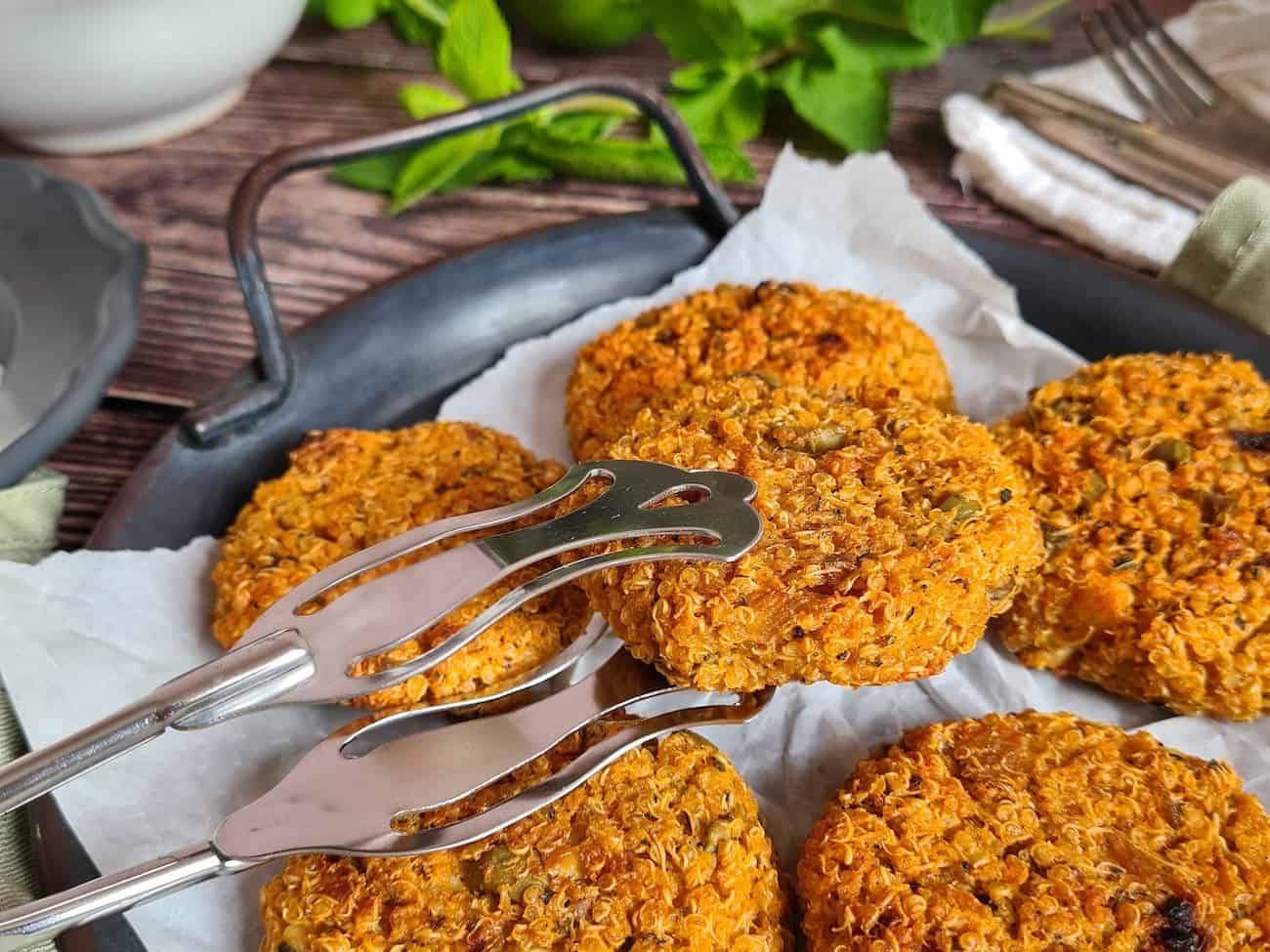 Einfache Quinoa Nuggets Einfache Quinoa-Nuggets