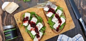 Einfaches Bauernbrot mit Camembert
