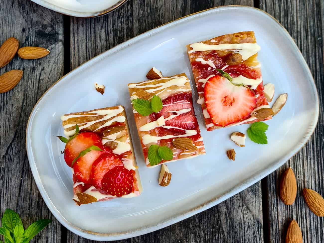 Erdbeer Blondies Rezept Erdbeer Blondies Rezept