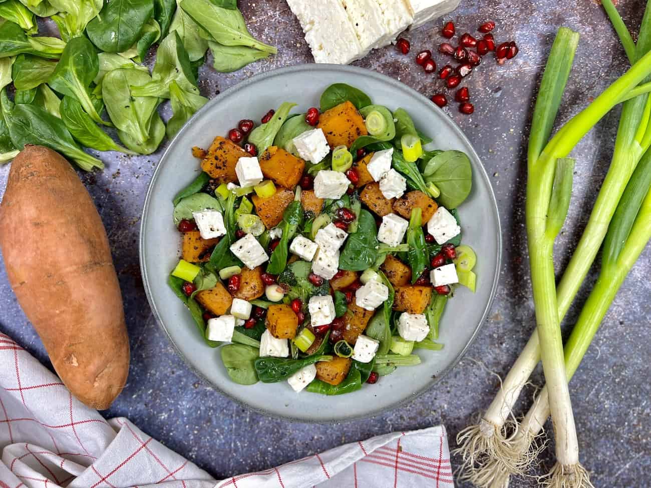 Feldsalat mit Süßkartoffeln und Feta