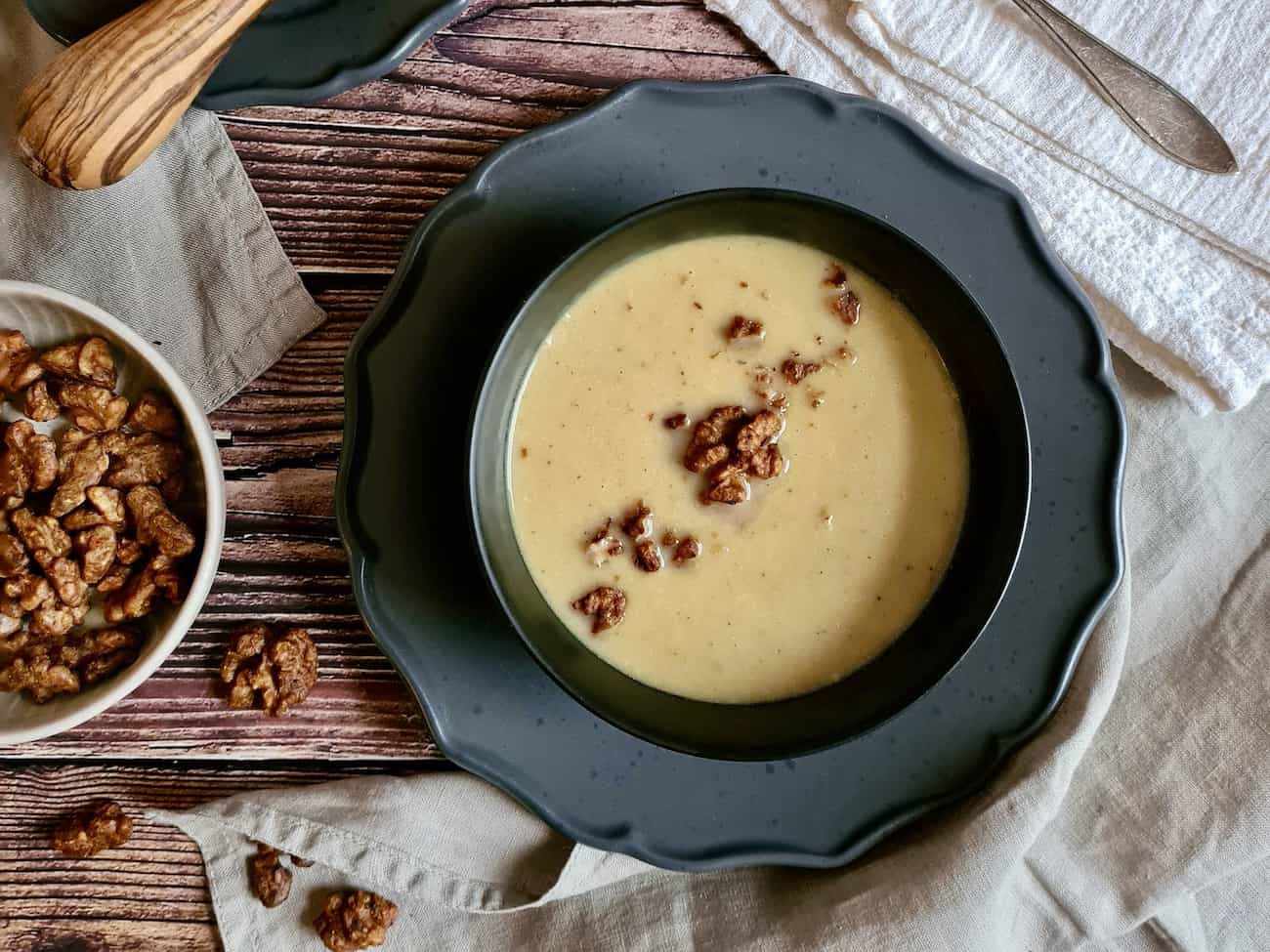 Fruchtige Chicoreesuppe mit Kokosmilch