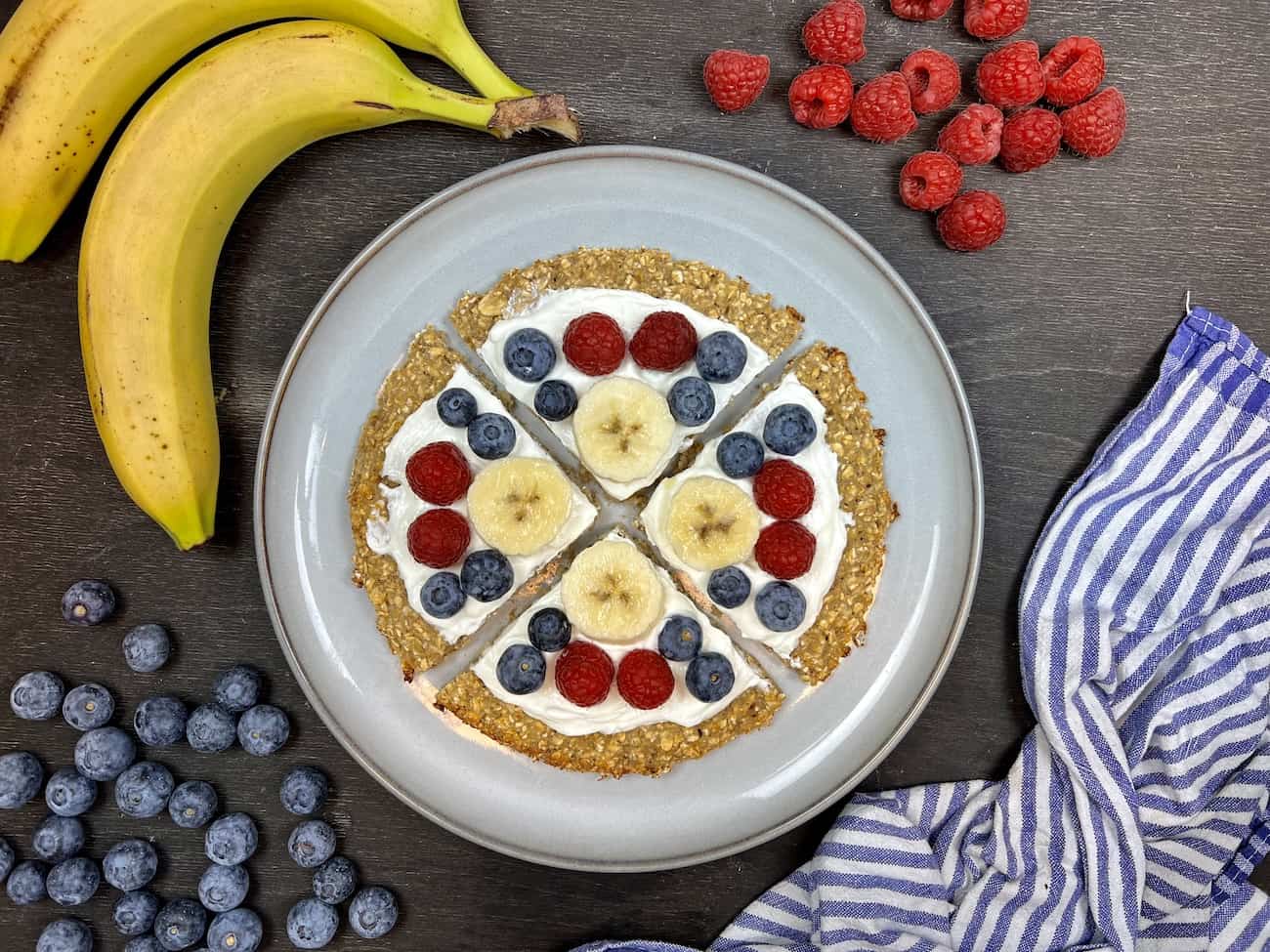 Fruehstueckspizza mit Beeren Frühstückspizza mit Beeren