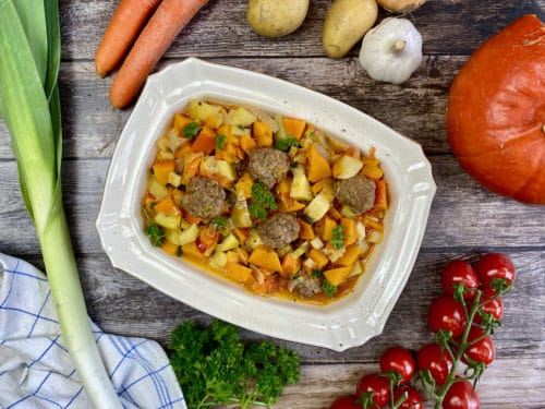 Gemüseeintopf mit Hackbällchen