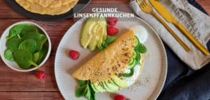 Gesunde Linsenpfannkuchen mit Limetten-Minz-Soße