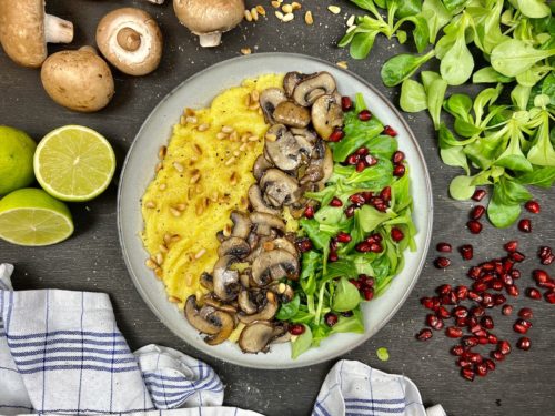 Gesunde Polenta-Bowl
