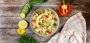 Gesunder Couscous-Salat mit gerösteten Kichererbsen