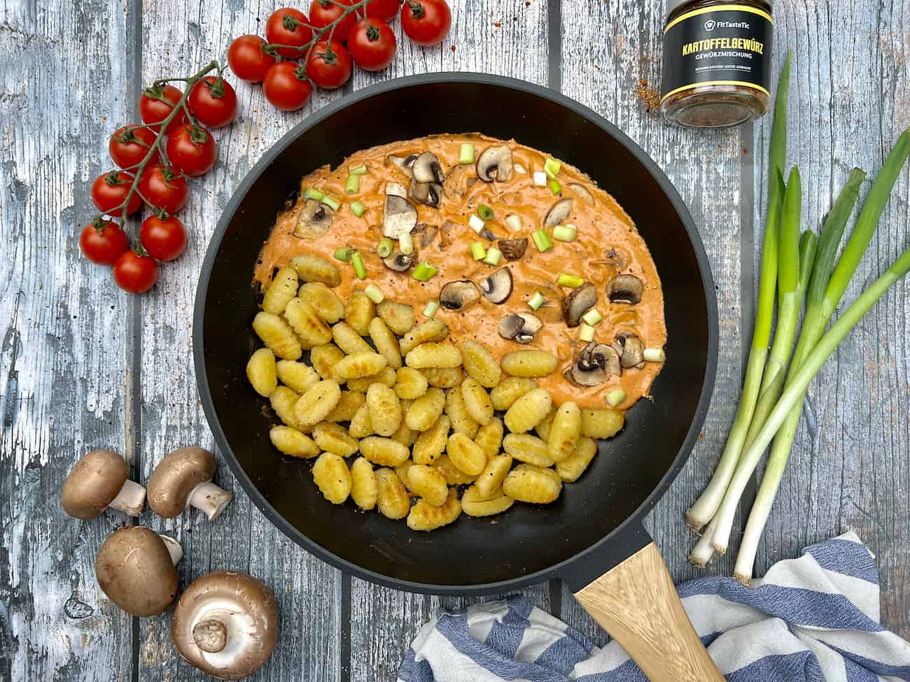 Gnocchi mit Champignon Sauce Gnocchi mit Champignon-Sauce