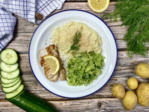 Kabeljau mit Kartoffelpüree und Gurkensalat