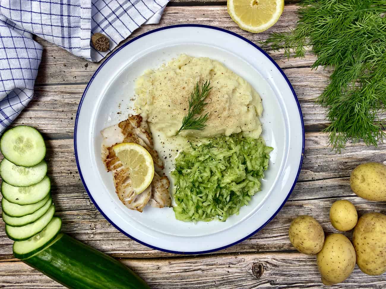 Kabeljau mit Kartoffelpüree und Gurkensalat