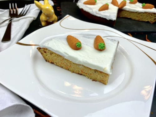 Karottenkuchen mit Deko Karotten