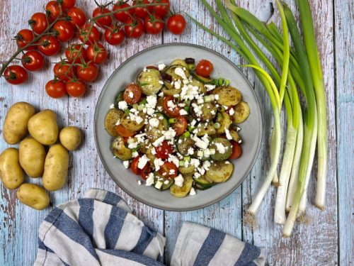 Kartoffel-Gemüsepfanne mit Feta, Zucchni und Tomaten