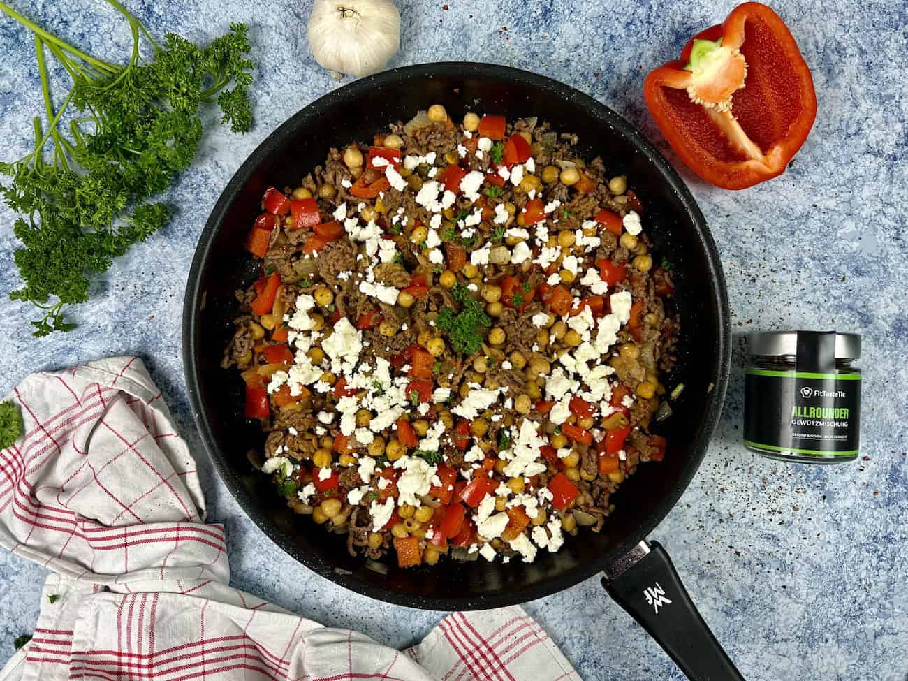 Kichererbsen-Hackfleisch-Pfanne mit Feta