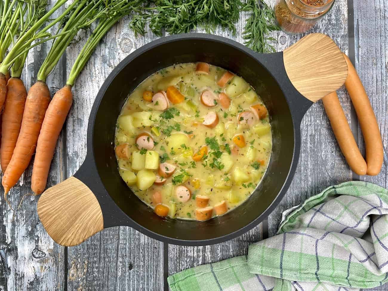 Klassische Kartoffelsuppe Klassische Kartoffelsuppe