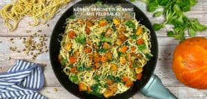 Kürbis-Spaghetti-Pfanne mit Feldsalat