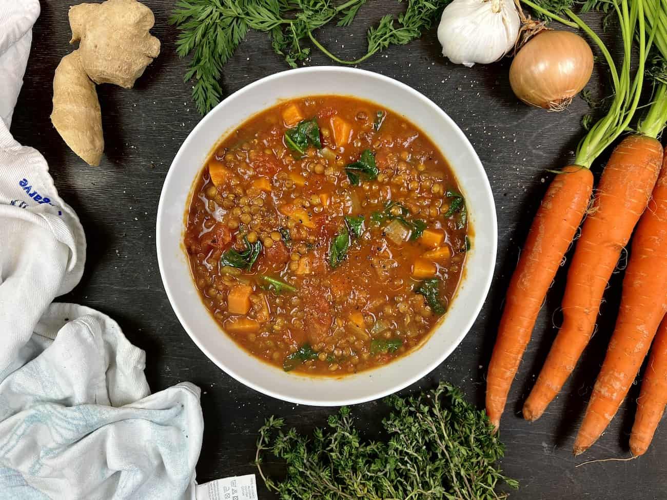 Linsensuppe mit Kurkuma und Ingwer