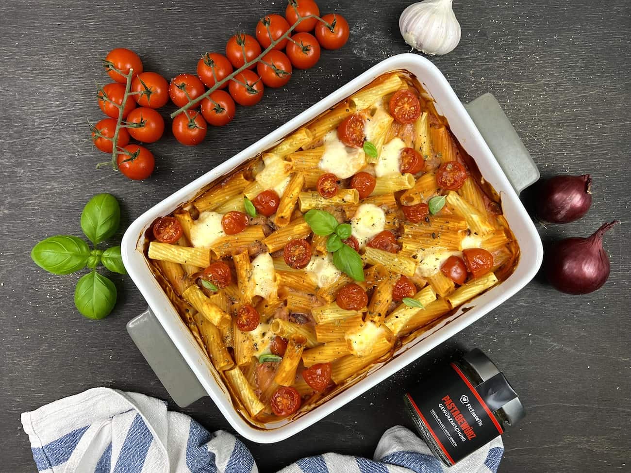 Nudelauflauf mit Tomate Mozzarella Nudelauflauf mit Tomate-Mozzarella