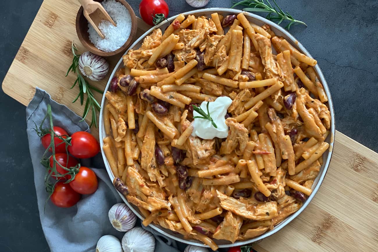 Pulled Chicken Pasta mit BBQ Sauce