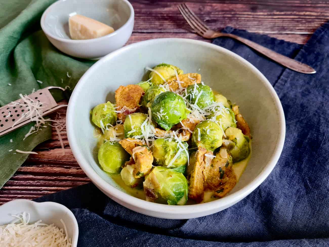 Rosenkohl-Pfanne mit Parmesan