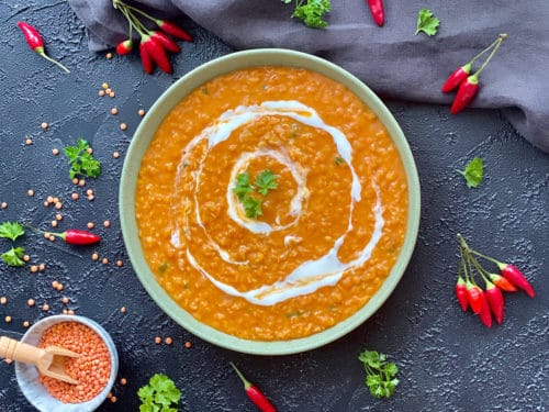 Rote Linsensuppe mit Kokosmilch