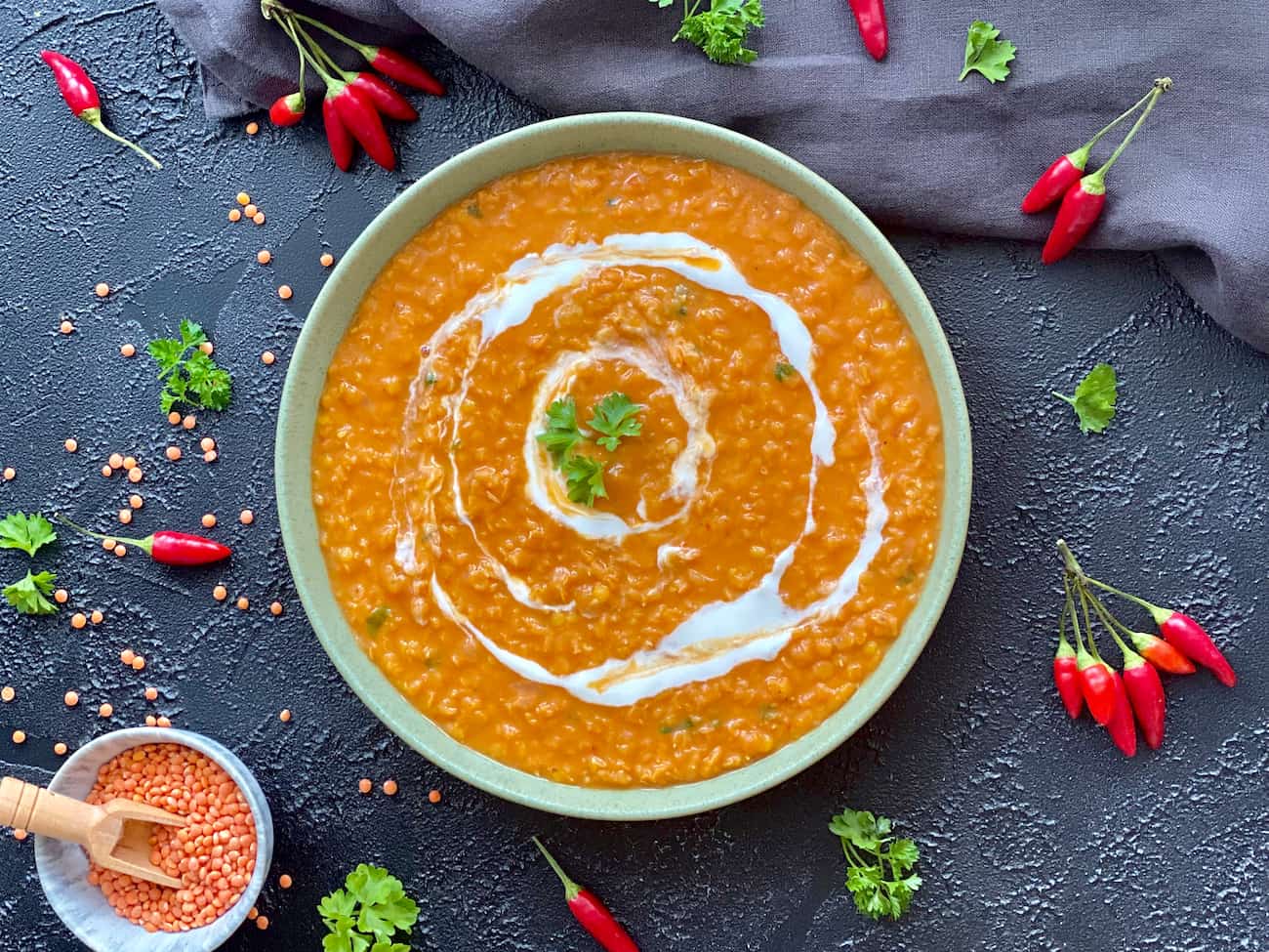 Rote Linsensuppe mit Kokosmilch