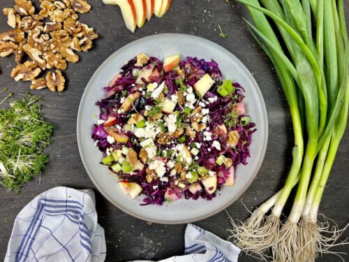 Rotkohlsalat mit Apfel