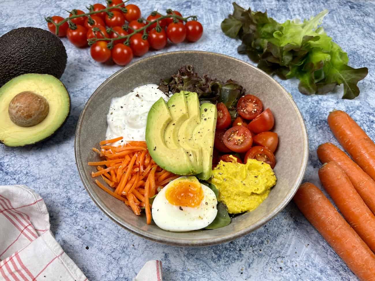Salat Bowl mit Avocado Salat Bowl mit Avocado