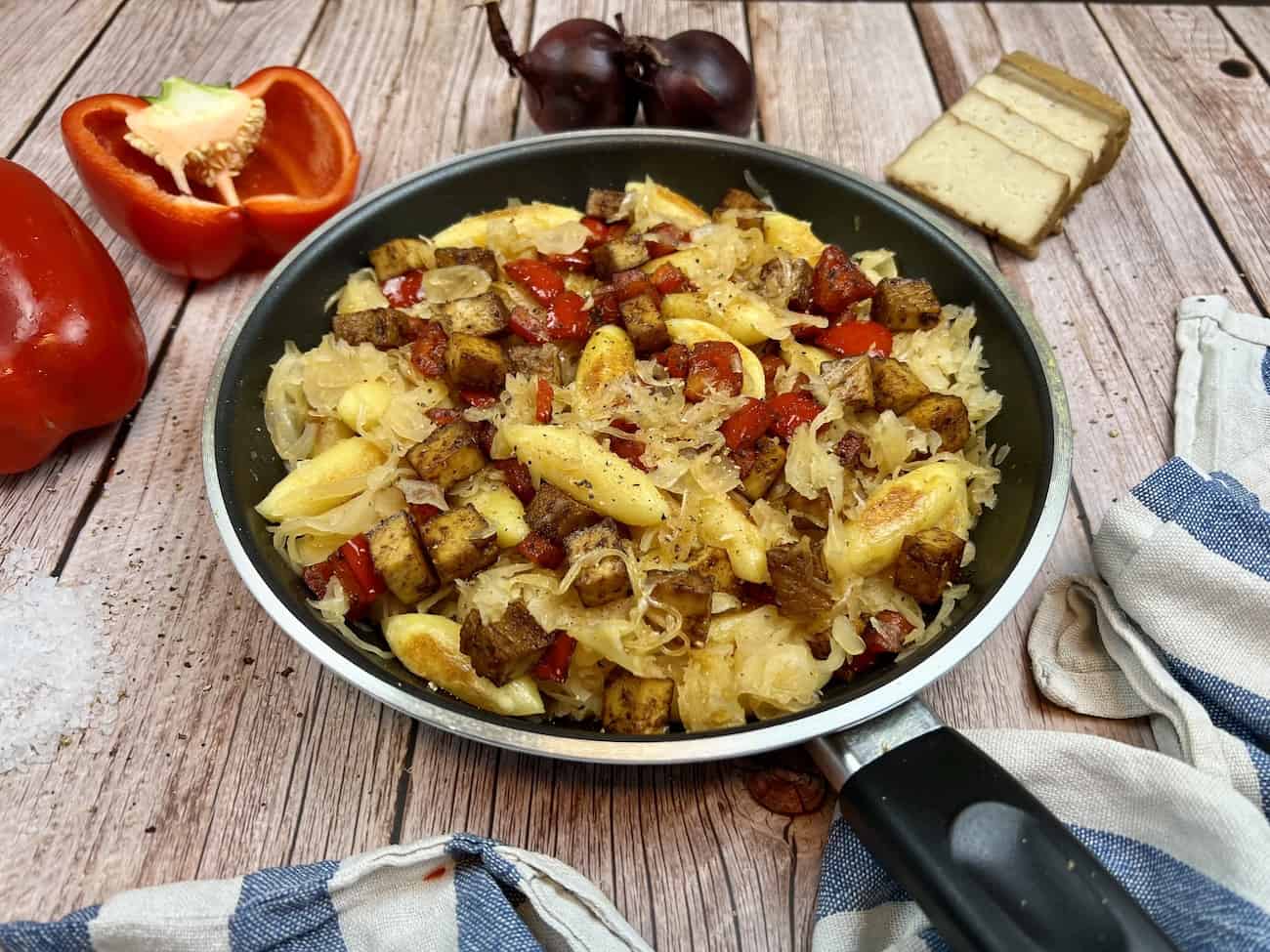 Sauerkraut Schupfnudelpfanne Sauerkraut-Schupfnudelpfanne