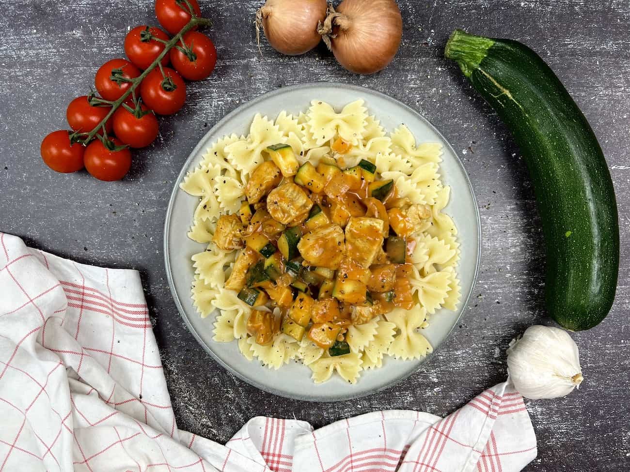 Schnelle Hähnchen-Nudel Pfanne