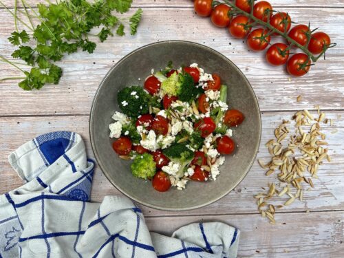 Schneller Brokkoli Tomaten Salat