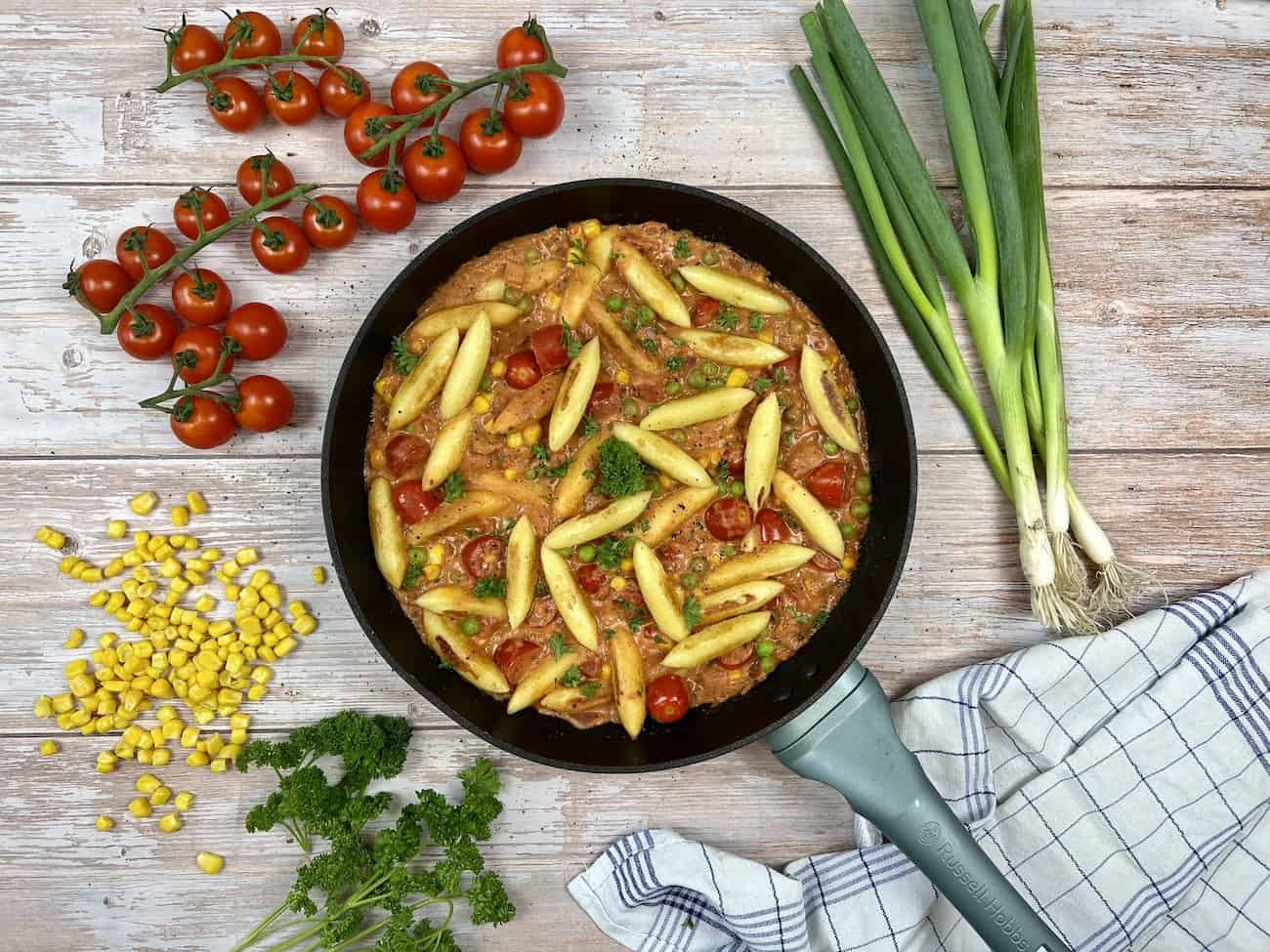 Schupfnudel-Gemüsepfanne mit Erbsen und Mais