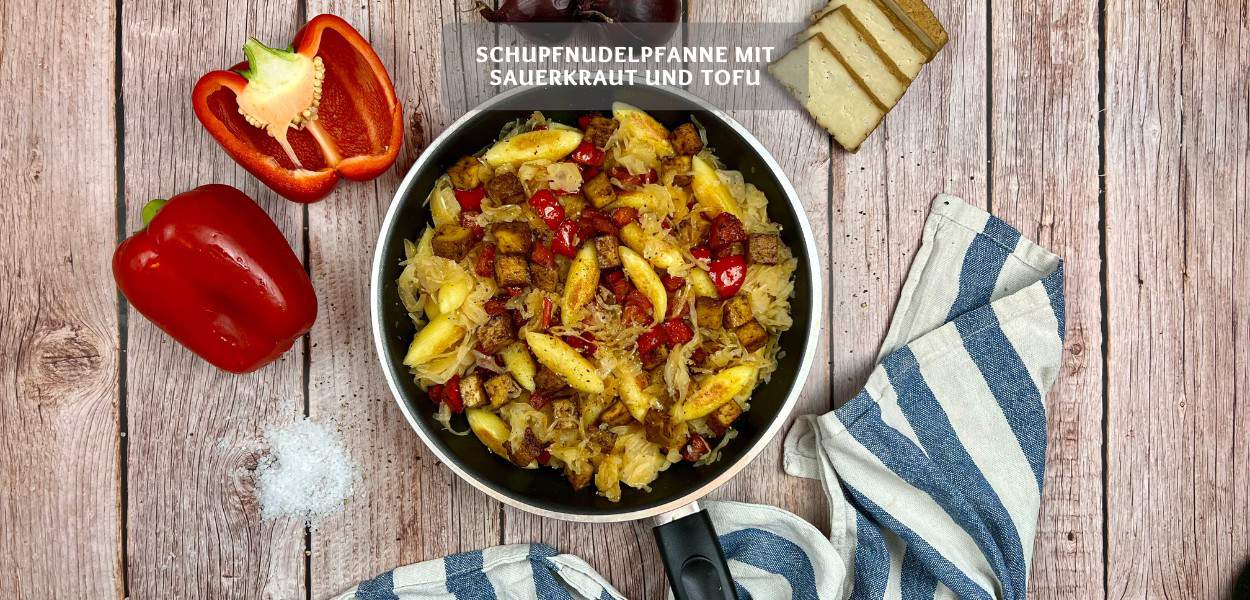 Schupfnudelpfanne mit Sauerkraut und Tofu Schupfnudelpfanne mit Sauerkraut und Tofu