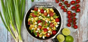 Sommerliche Gnocchi-Pfanne mit Feta