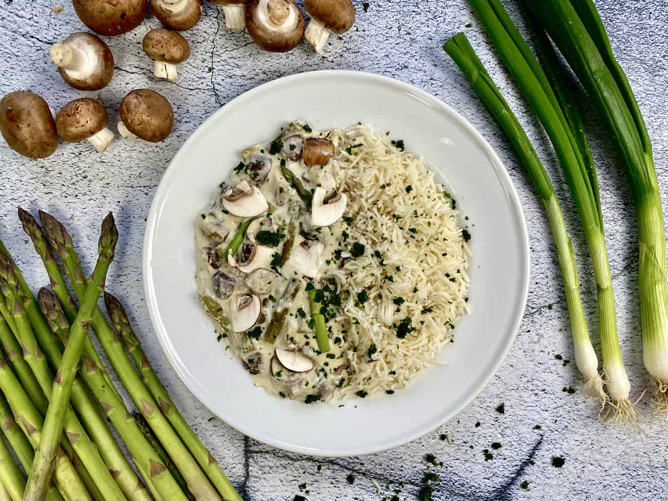 Spargel-Champignon-Pfanne mit Reis